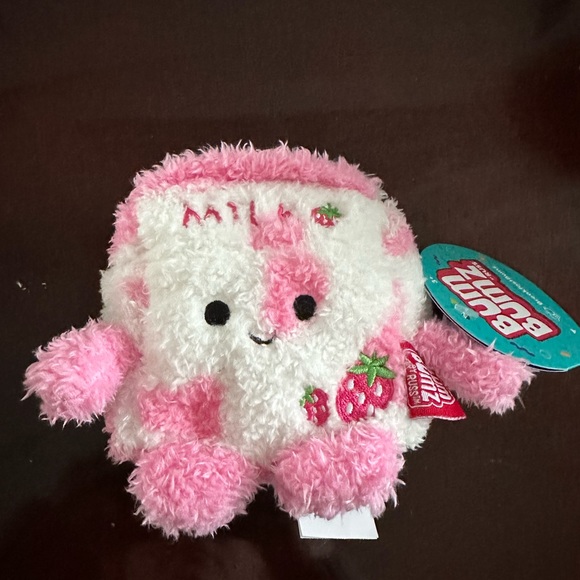 Strawbeeery Milk BumBumz - Picture 1 of 3